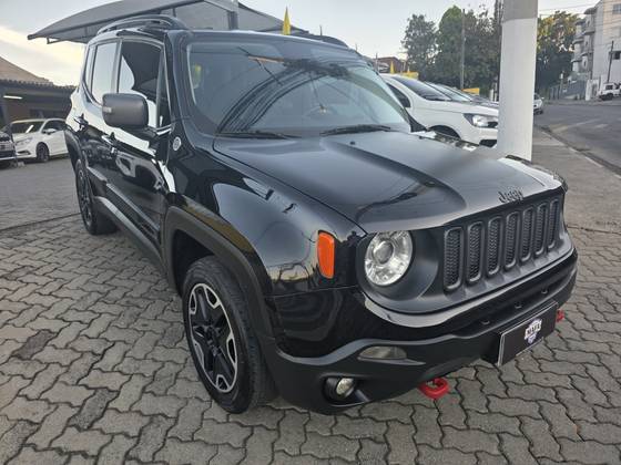 JEEP RENEGADE 2.0 16V TURBO DIESEL TRAILHAWK 4P 4X4 AUTOMÁTICO JEEP RENEGADE 2.0 16V TURBO DIESEL TRAILHAWK 4P 4X4 AUTOMÁTICO